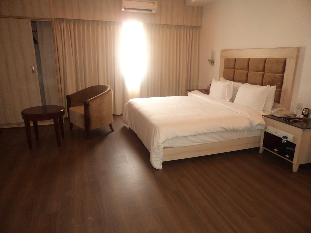 Rr Inn Palayankottai Kültér fotó