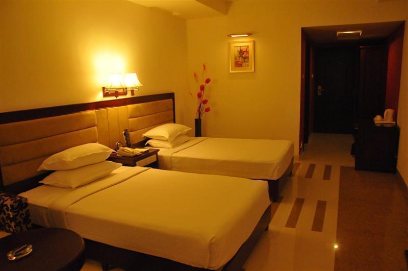 Rr Inn Palayankottai Kültér fotó